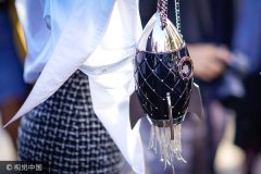 这些女式手提包 你一生中总要拥有一款!-女