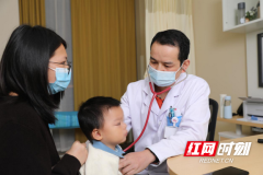孩子咳嗽、鼻炎总不好?中西医儿科专家揭秘